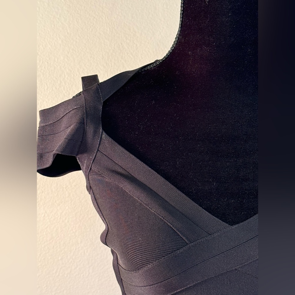 MARCIANO Bodycon Little Black Dress GUC Size Medium - Picture 4 of 4